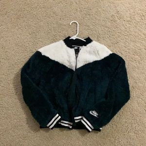 Super cute and cozy teddy Nike jacket. Very sporty!